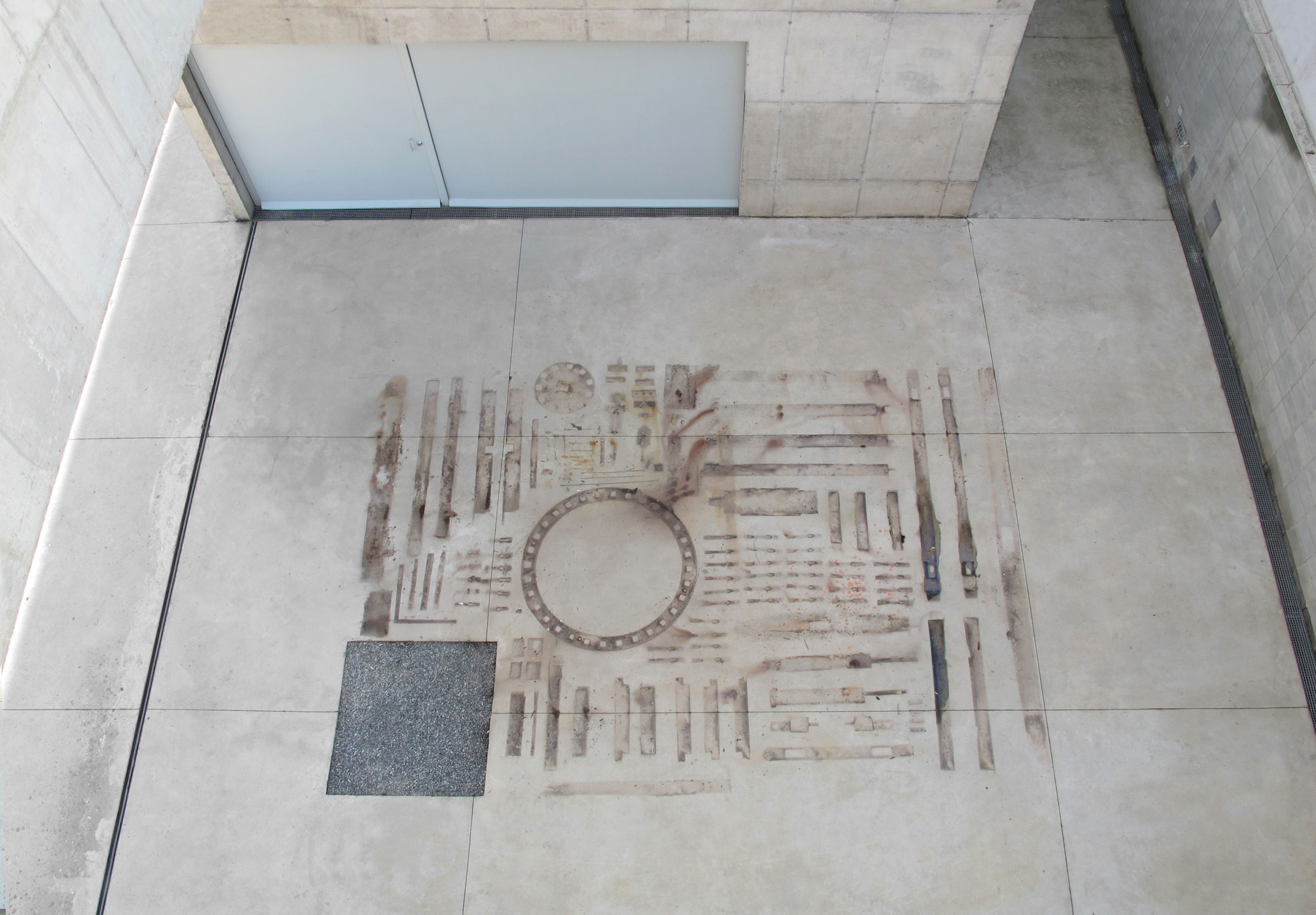 Site-specific Installation titled Phantom Matrix by artist Beto Shwafaty consisting of Sugarcane mill, electric motor, loudspeaker and audio, curated by Bruno Alves de Almeida for the project SITU at Galeria Leme, São Paulo, Brazil.